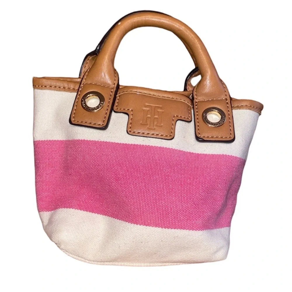 Adorable 🥰 Small Tommy Hilfiger Micro Bag